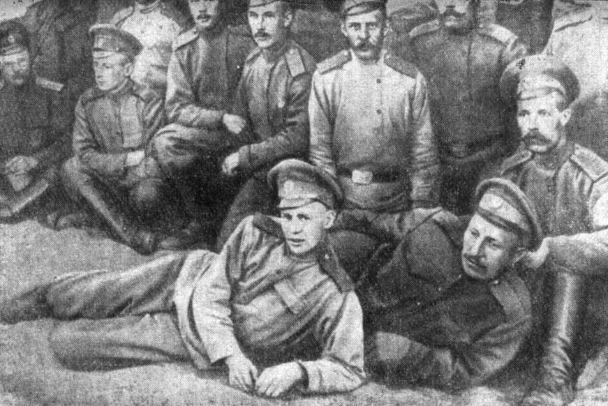 Был ли Есенин действительно «обманщиком» или его уклонение от армии было стратегическим решением, направленным на сохранение творческого потенциала и артистизма? Некоторые утверждают, что его действия больше соответствовали идее самосохранения, особенно в период массового призыва в армию.