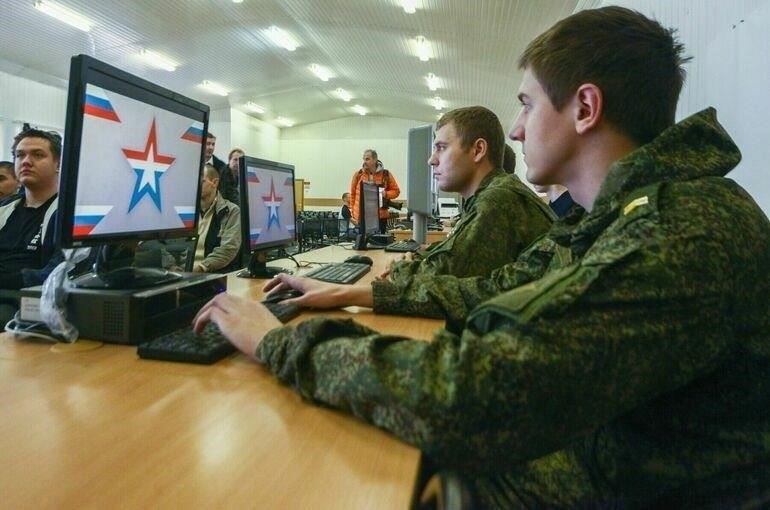 Новые тенденции в средствах массовой информации указывают на то, что энциклопедические карточки теперь охватывают более широкий круг тем. Изображение военной жизни, особенно молодых людей и призыва, больше не является просто сухим отчетом, а теперь обрамляется личными историями, такими как история взросления сына. Интеграция таких рассказов придает содержанию большую человеческую глубину, поскольку каждая запись стремится представить не только фактические данные, но и культурное значение событий. Эти записи стали в большей степени отражать общественные настроения, отражая социальные изменения, которые влияют на жизнь простых граждан.