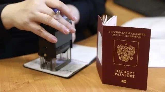 Обзор основных положений по выдаче паспортов за границей