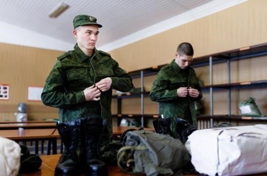 Однако некоторые категории граждан могут быть освобождены от службы или иметь право на альтернативные формы службы. Например, женщины не обязаны служить, если они добровольно не зачислены в армию. В некоторых странах определенные медицинские показания или физические недостатки также могут освобождать от службы.
