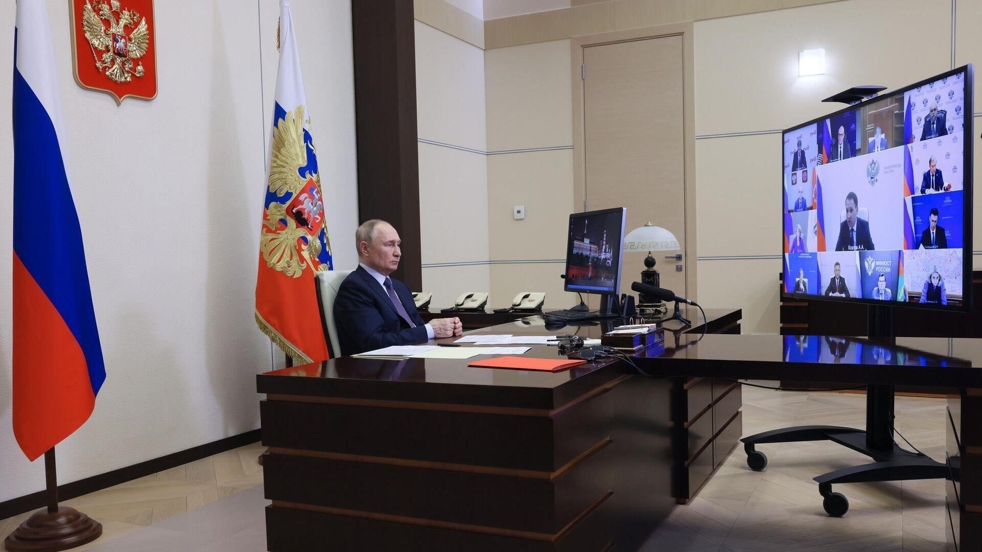 Организация инициатив, направленных на поддержку ветеранов и пожилых людей в Новой Сибири. Такой лидер, как Сизикова, может стать катализатором мобилизации молодых поколений на общение с теми, кто пережил разные трудности. Поощряйте проекты, ориентированные на сообщество, в которых участники предпринимают непосредственные действия, чтобы помочь другим. Например, организация посещений домов престарелых или оказание помощи ветеранам может обеспечить как немедленную помощь, так и длительную эмоциональную связь.