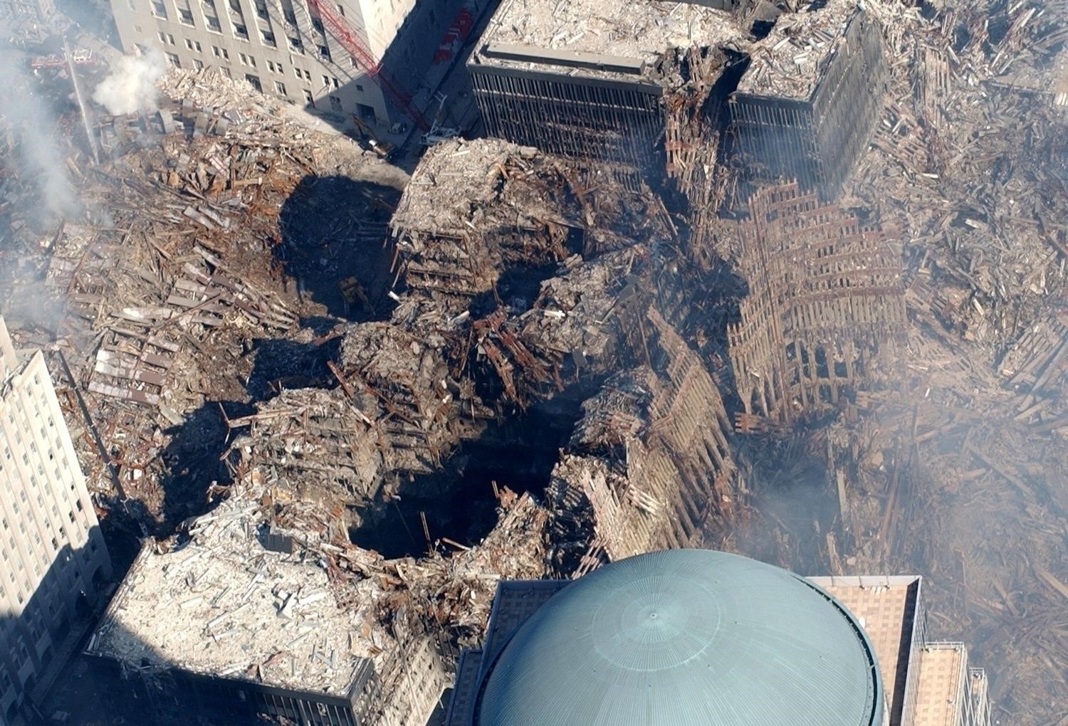 Отсутствие значительных обломков двигателей самолетов в районе Ground Zero
