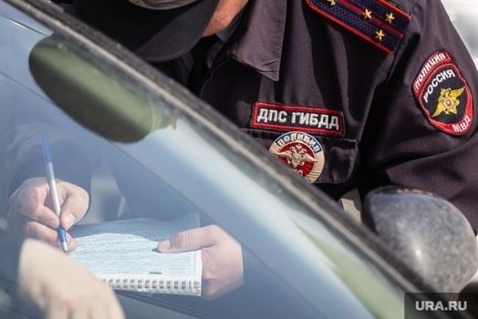 В каких случаях сотрудник полиции имеет право останавливать транспортные средства