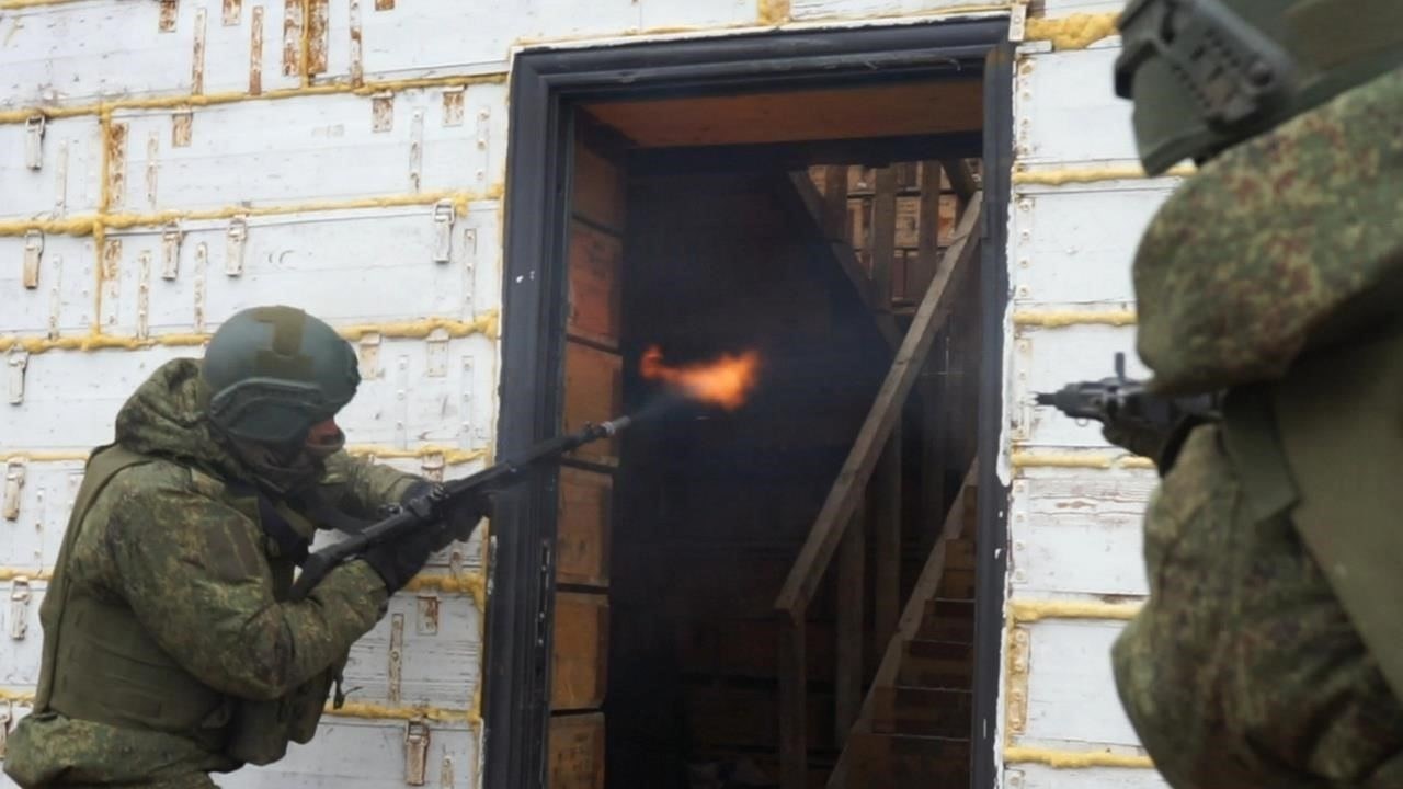 Правовые требования к рассредоточению в военных операциях: Выполнимы ли они?