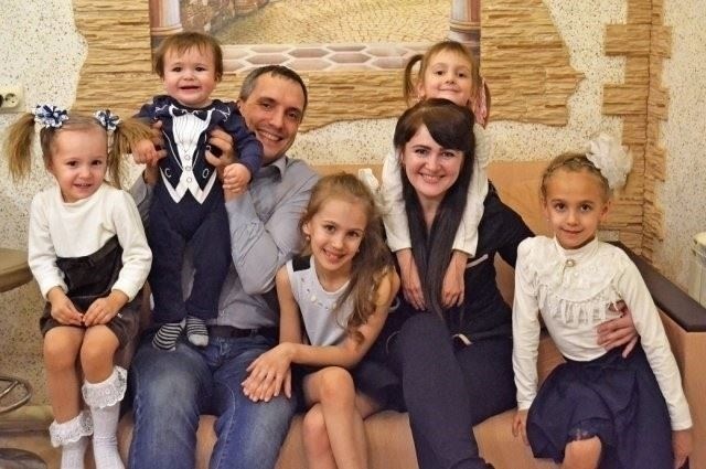 Считаются ли усыновленные дети близкими родственниками?