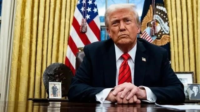 В разговоре Трамп отметил, что прекращение помощи Украине может поставить под угрозу долгосрочную безопасность и мирные усилия. Он отверг любые представления о том, что прекращение поставок военной помощи на миллиарды долларов приведет к мирному урегулированию конфликта. По его словам, такой шаг только подогреет дальнейшую напряженность.