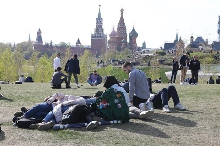 Почему мы празднуем в мае: Понимание традиций