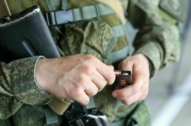 Введение категории «В» существенно меняет процедуру увольнения лиц, признанных негодными к дальнейшей службе в вооруженных силах. Существование данной категории, как указано в приказе Министерства обороны Российской Федерации № 580 от 03.08.2023, подтверждает, что военнослужащие, признанные годными к ограниченной службе, не увольняются полностью, а проходят процедуру реклассификации.