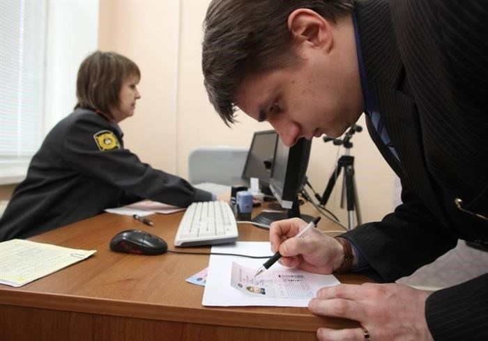 Роль военного билета в получении водительских прав